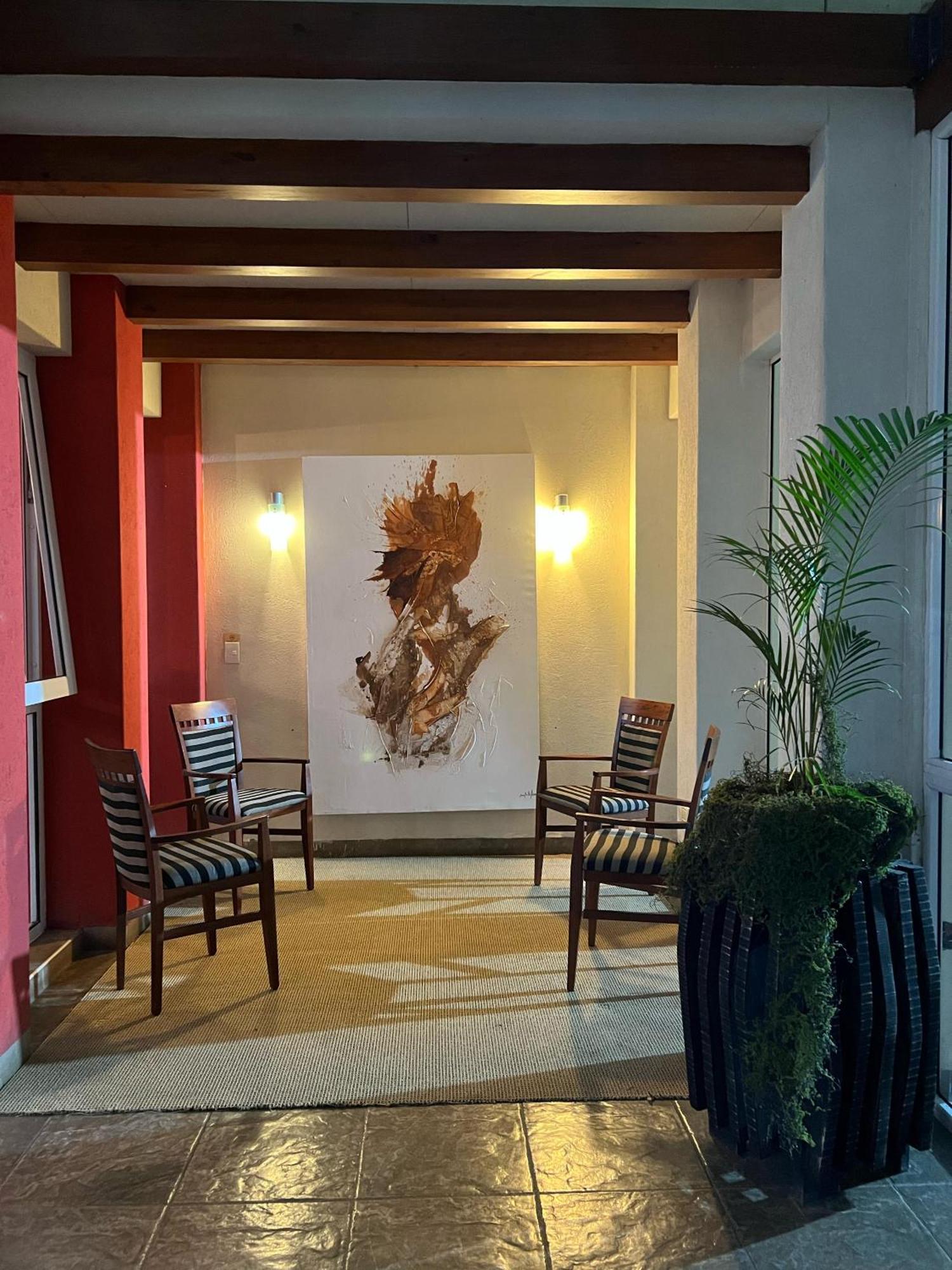 Howard Johnson Inn Rosario De La Frontera Exterior photo
